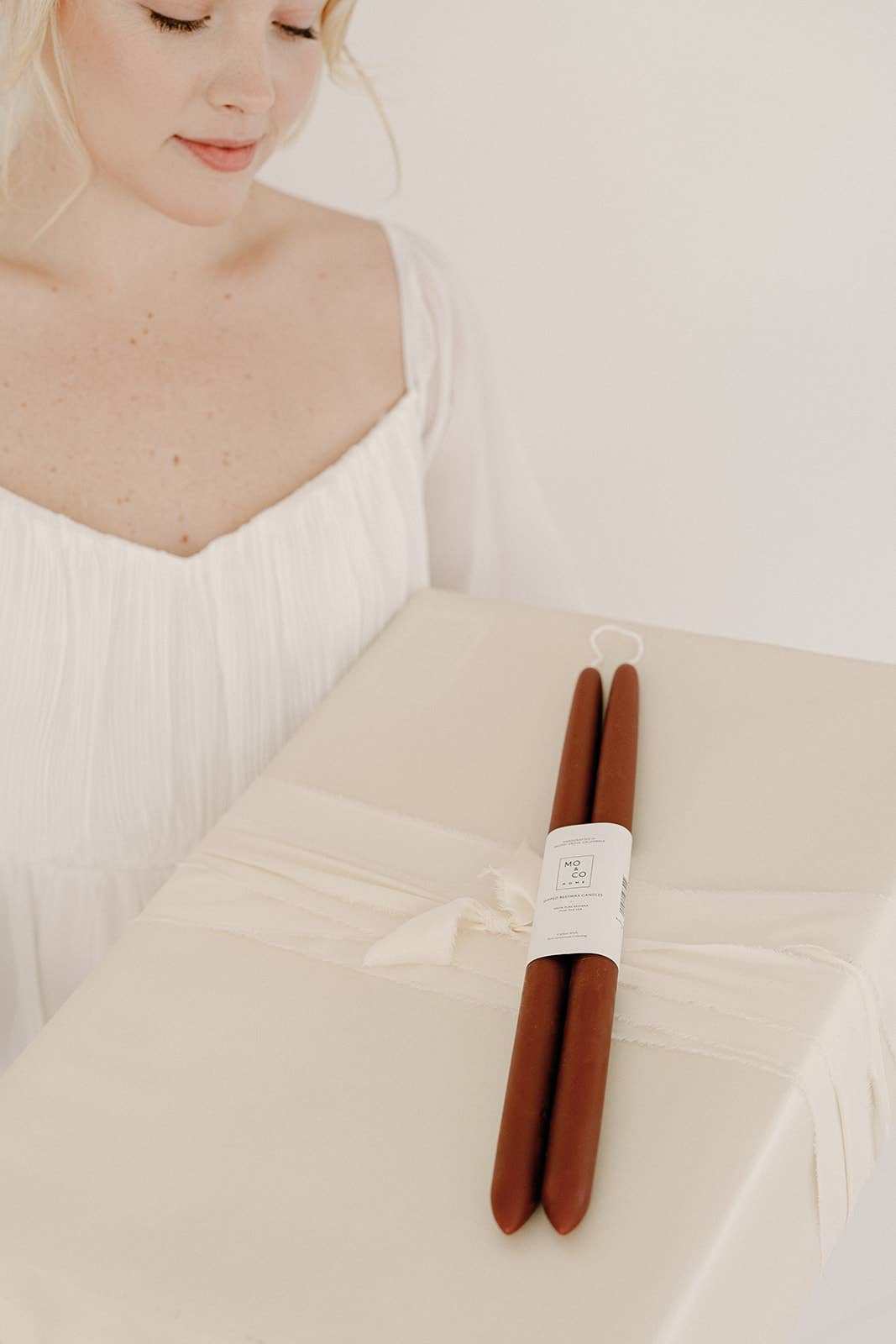 MO & CO HOME BEESWAX DIPPED CANDLES, BURGUNDY 14"