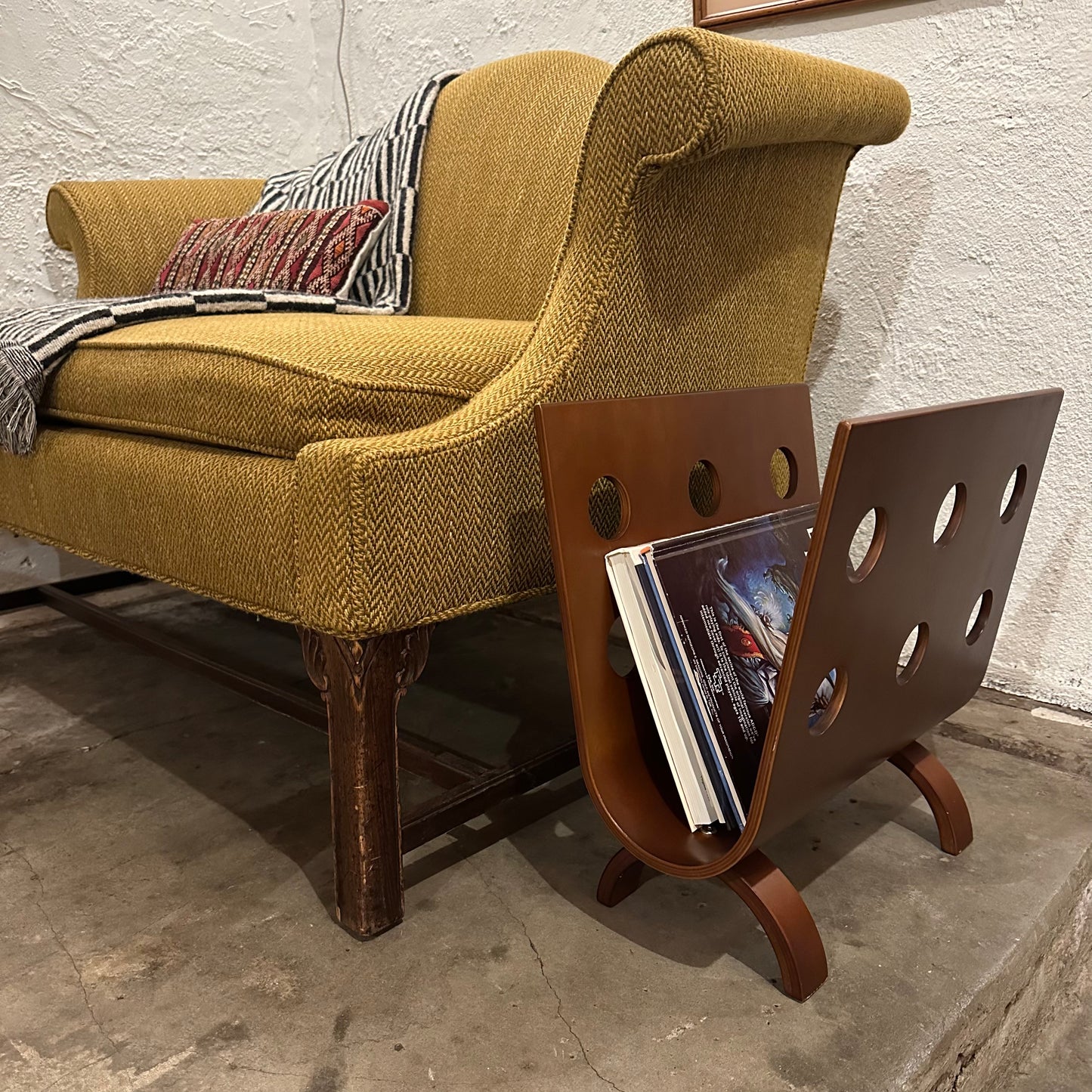 BENTWOOD MAGAZINE RACK