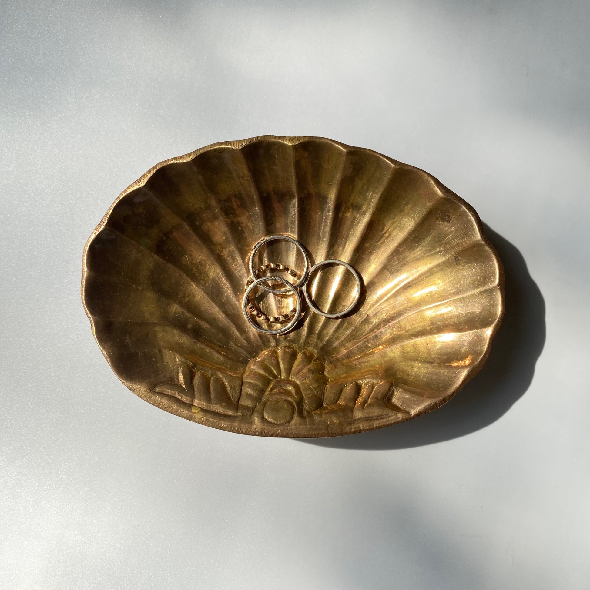 BRASS SEASHELL TRINKET DISH