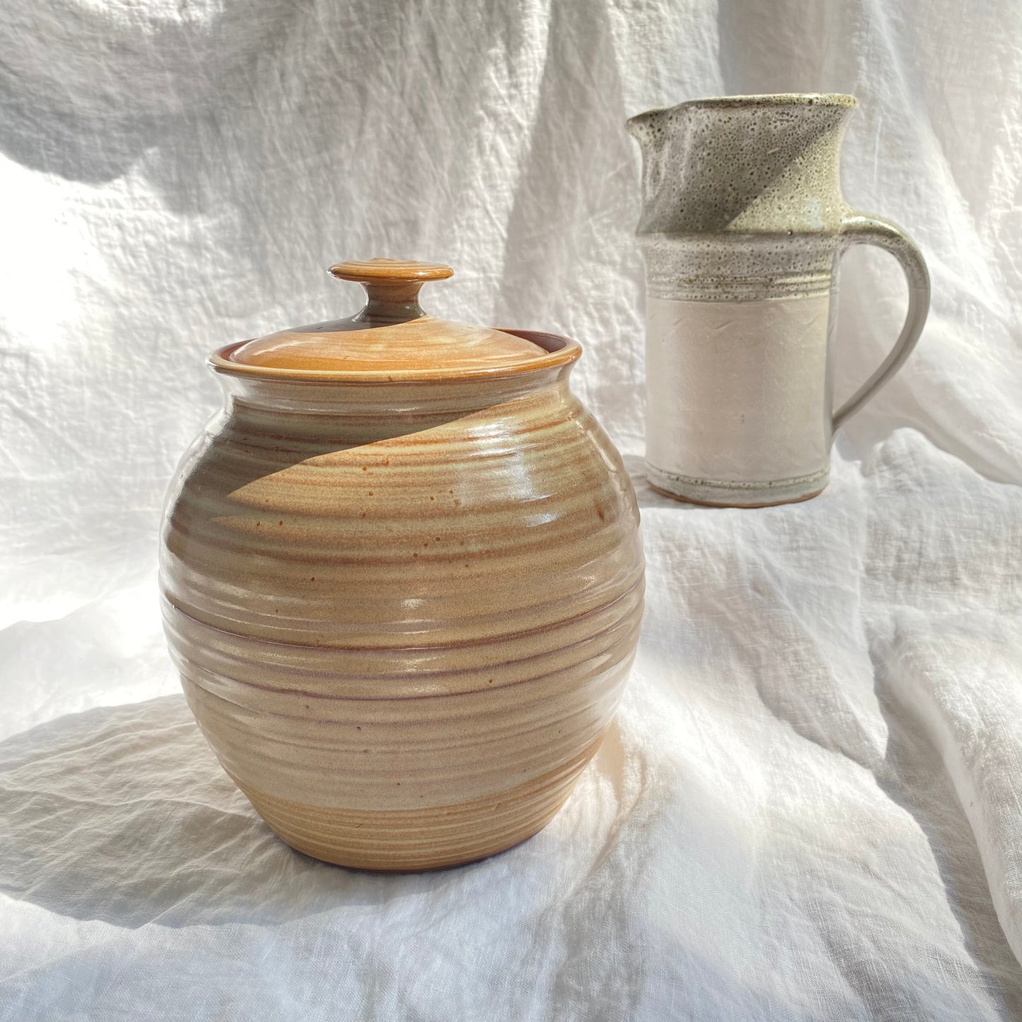 TAN CERAMIC CANISTER WITH LID